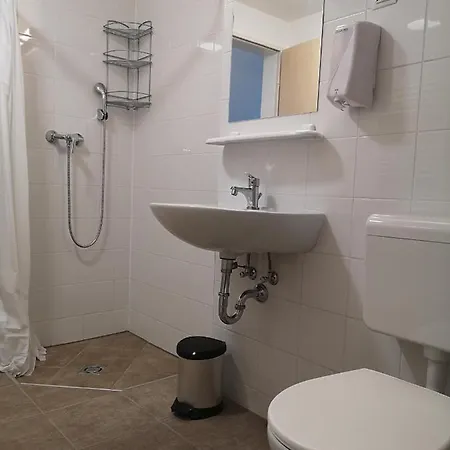 Ecostel بيت شباب *